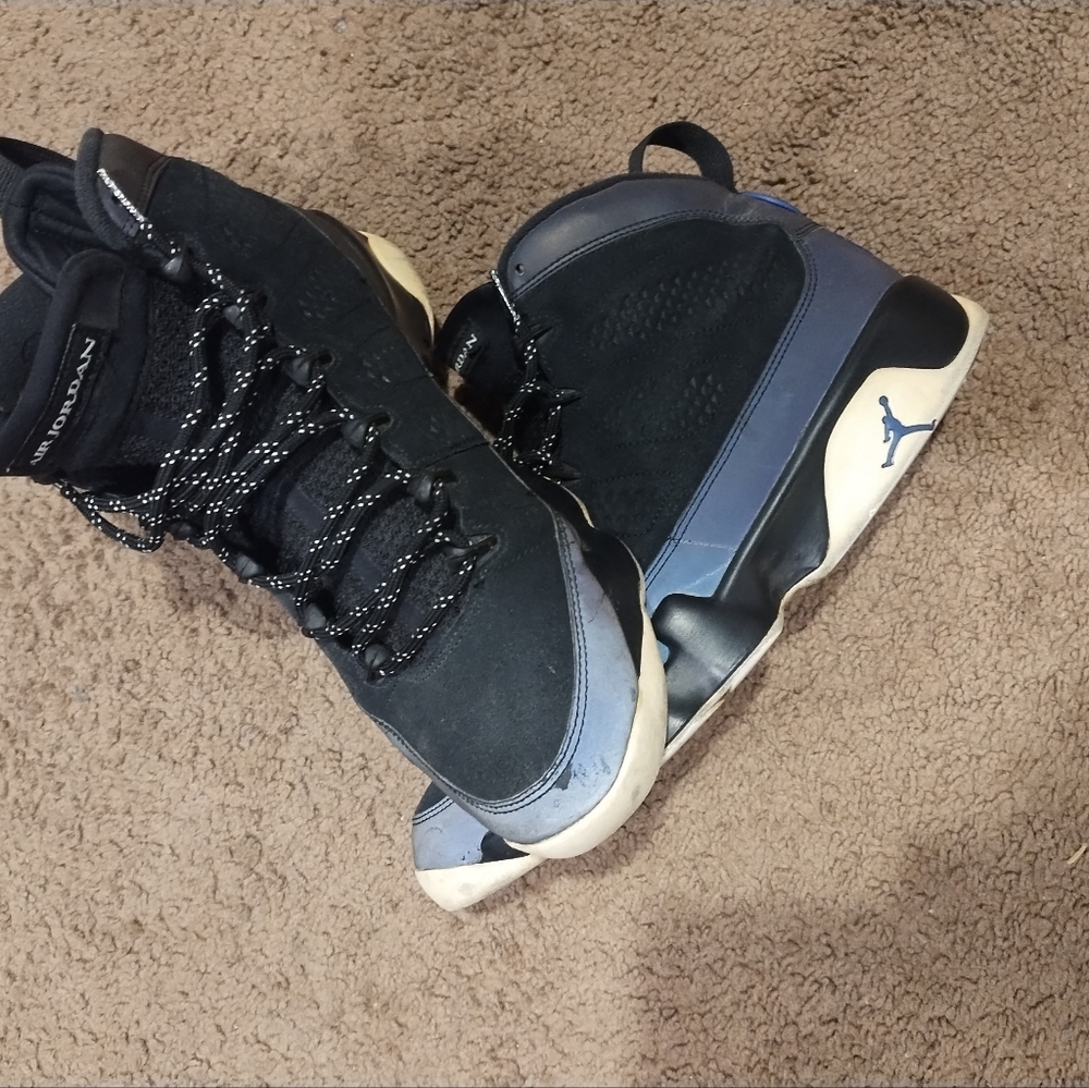 Shoes - Picture 4 of 10